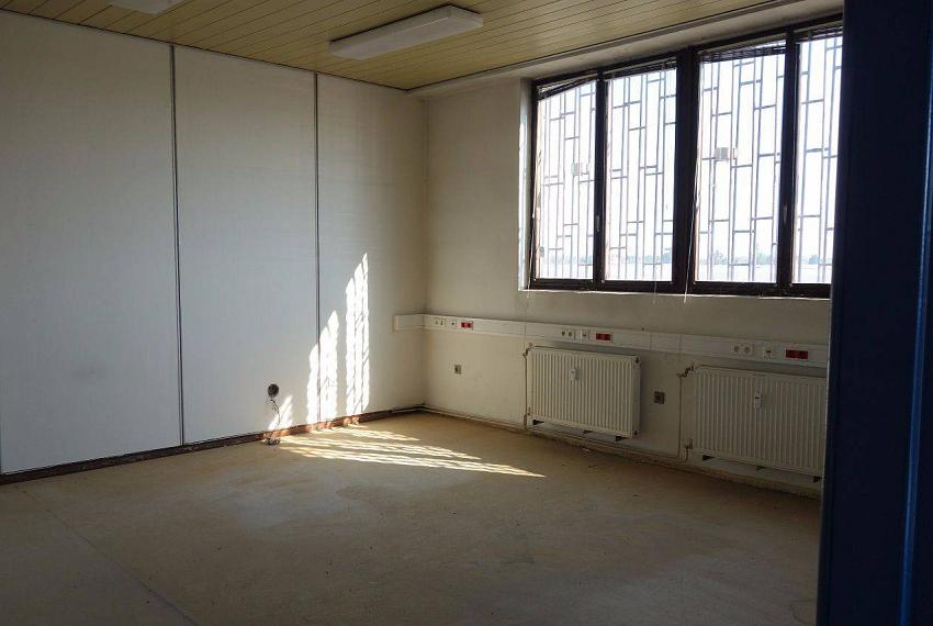 Administratívne priestory 74m2, nízka cena, výhodná poloha, Bratislava
