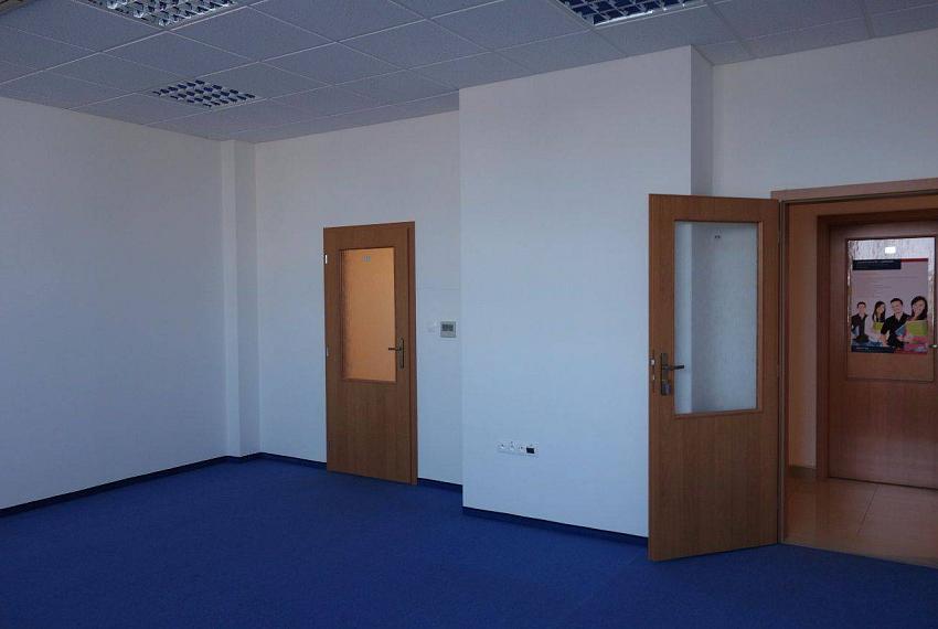 Dvojkancelária, cca 53 m2, výhodná poloha, Bratislava-Ružinov, Hraničn