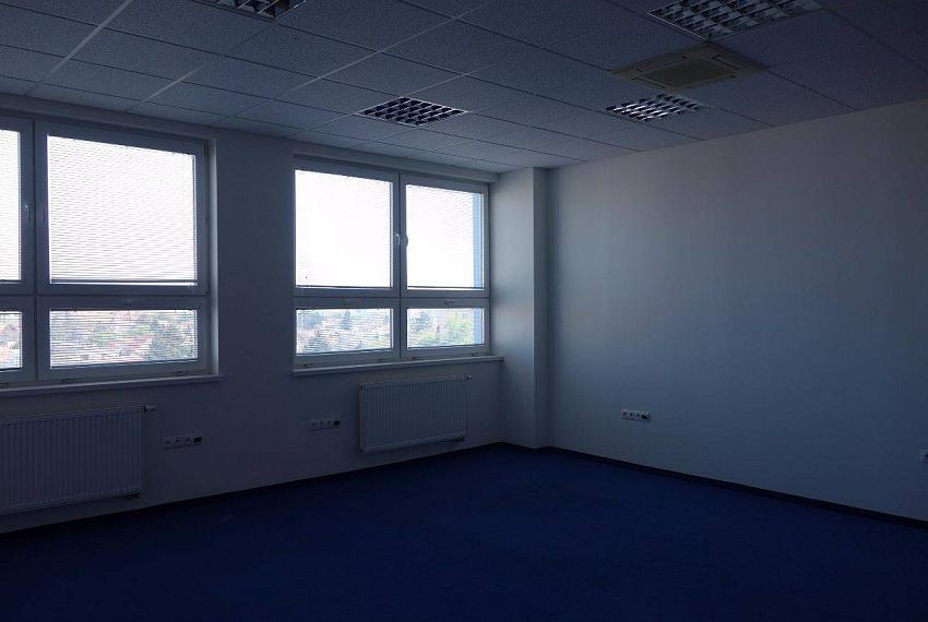 Dvojkancelária, cca 53 m2, výhodná poloha, Bratislava-Ružinov, Hraničn