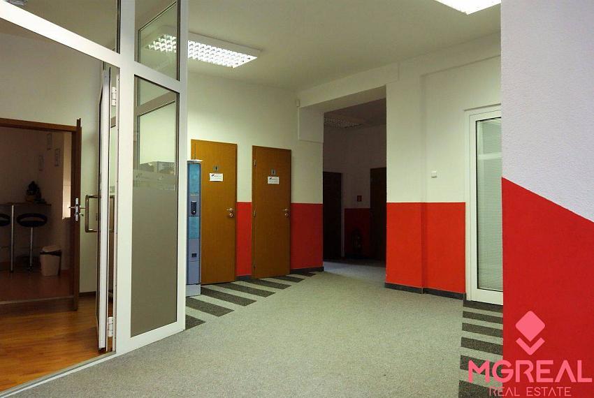 Zariadené kancelárske priestory, Bratislava,Ružinov, Studená ul., park