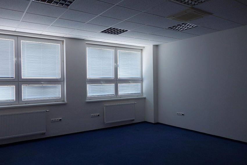 Malé kancelárie, 14m2, výborná poloha, Ružinov, Hraničná