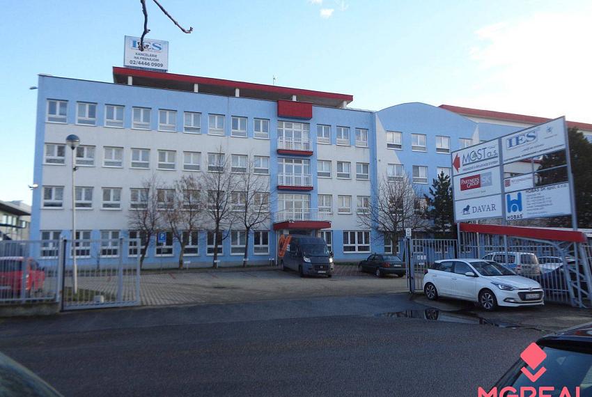 Kancelárske priestory s rozvinutými službami