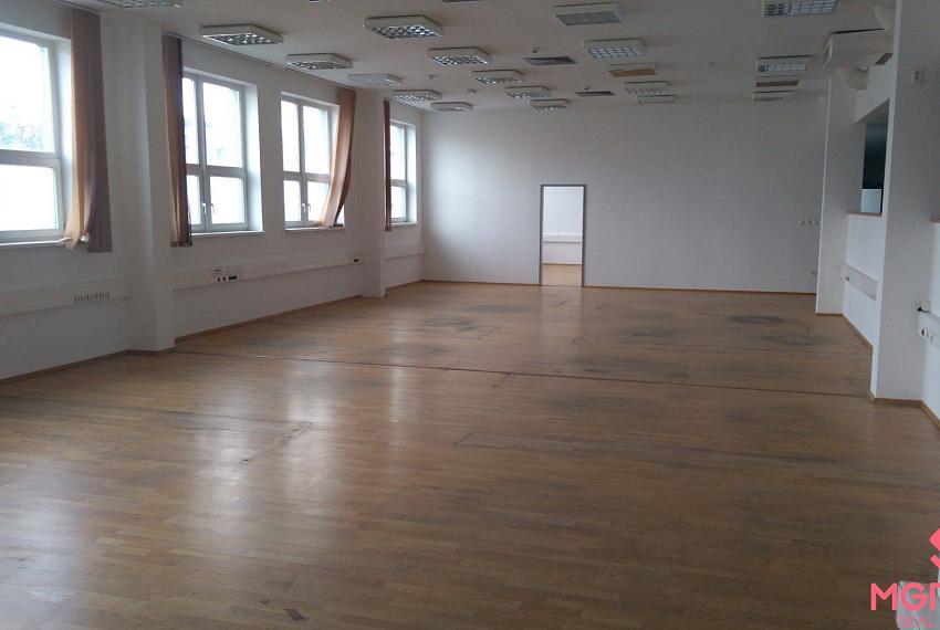 Kancelárske priestory na prenájom  v Petržalke 400 m2.