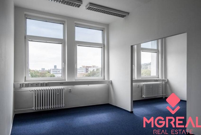 Kancelársky celok 72m2, Za kasárňou, Nové Mesto