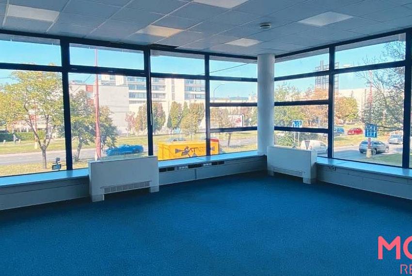 Prenájom 724 m² kancelárskych priestorov v Bratislave na Trnavskej ces