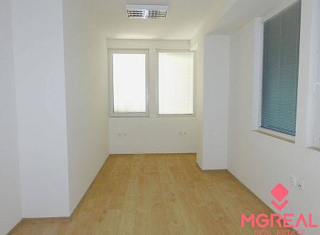 Na prenájom kancelárie od 13 do 18 m² v priemyselnej časti Trnavy