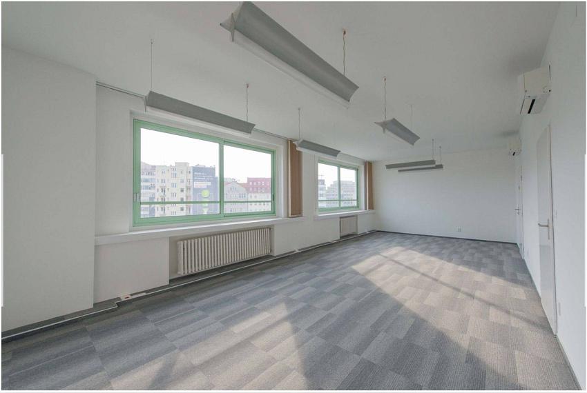 Prenájom administratívnych priestorov 200m2 na Nám. SNP