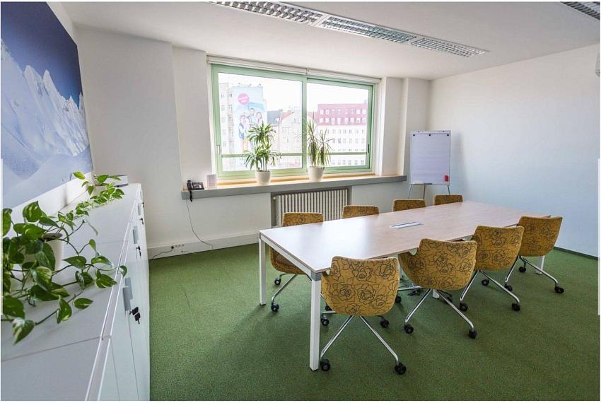 Prenájom administratívnych priestorov 200m2 na Nám. SNP