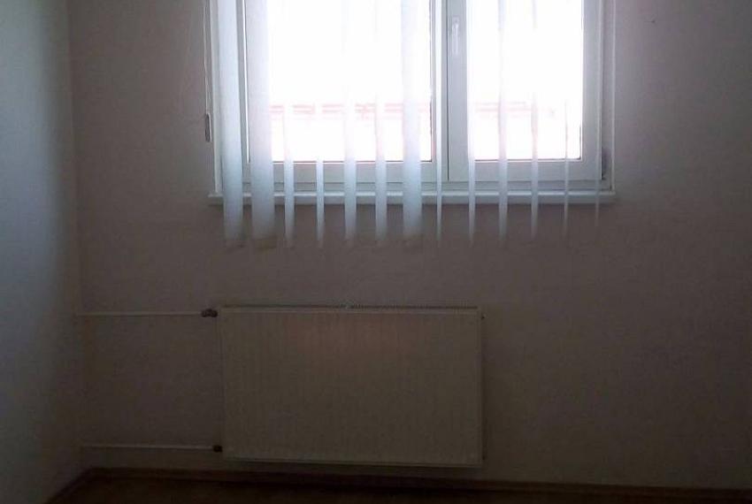 Lacné kancelárie, aj malé výmery, 15 a 30m2, Galvaniho, Bratislava-Ruž