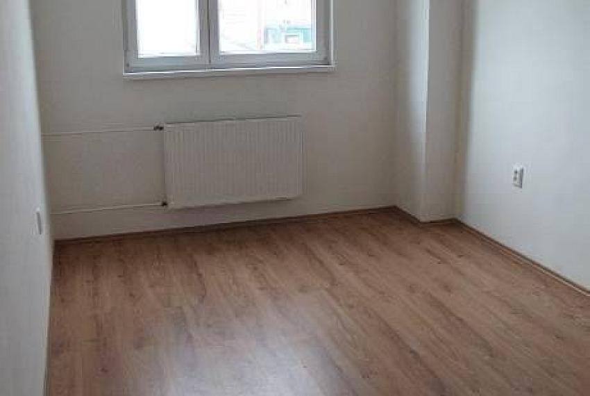 Lacné kancelárie, aj malé výmery, 15 a 30m2, Galvaniho, Bratislava-Ruž