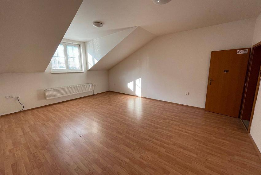 Kancelárie Topoľčany / PRENÁJOM námestie