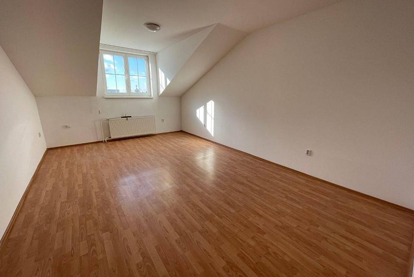 Kancelárie Topoľčany / PRENÁJOM námestie