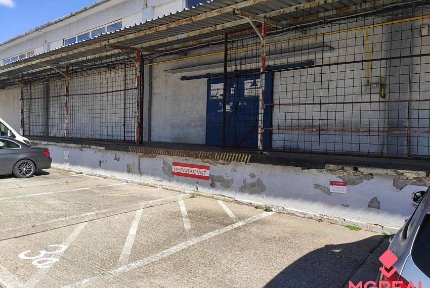 Prenájom vykurovaného  skladového priestoru 586 m2 v Ružinove