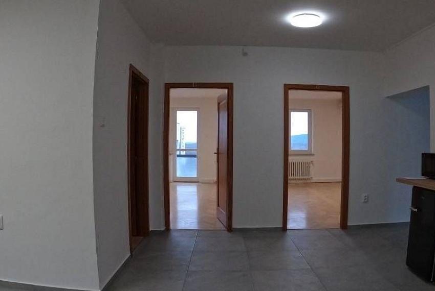 Prenájom kancelárskych priestorov 220 m2 v Starom Meste aj s parkovaní