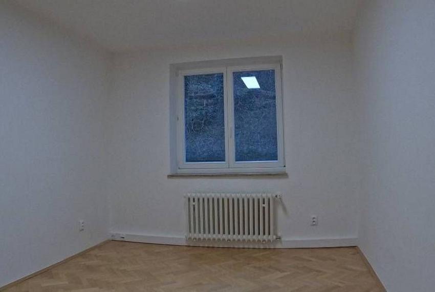 Prenájom kancelárskych priestorov 220 m2 v Starom Meste aj s parkovaní