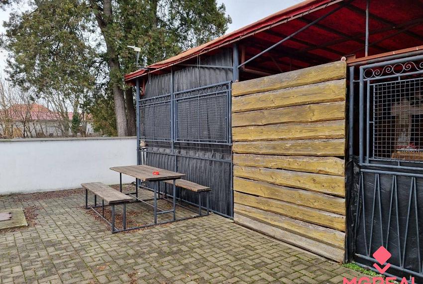 Obchodný priestor /bar, kaviareň, herňa.../ Komjatice