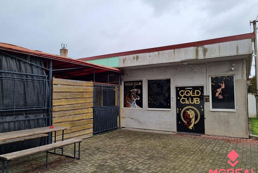 Obchodný priestor /bar, kaviareň, herňa.../ Komjatice