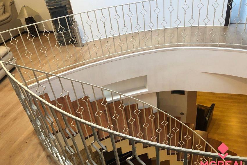 Luxusný  mezonet so saunou a terasou Topoľčany / Centrum / 2 garáže