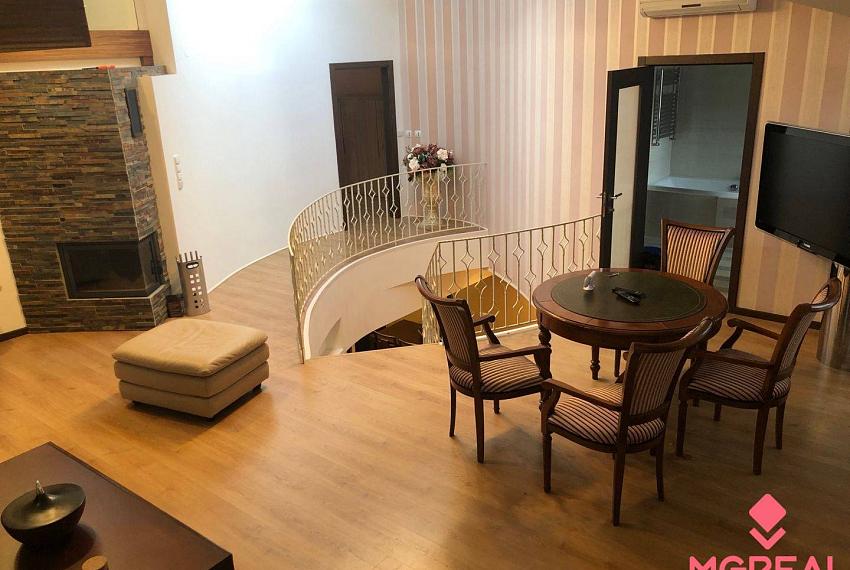 Luxusný  mezonet so saunou a terasou Topoľčany / Centrum / 2 garáže