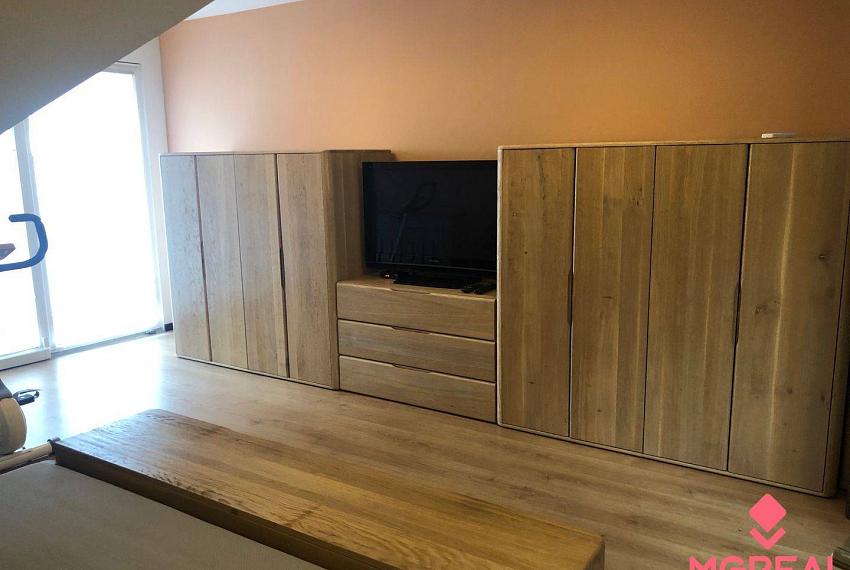 Luxusný  mezonet so saunou a terasou Topoľčany / Centrum / 2 garáže