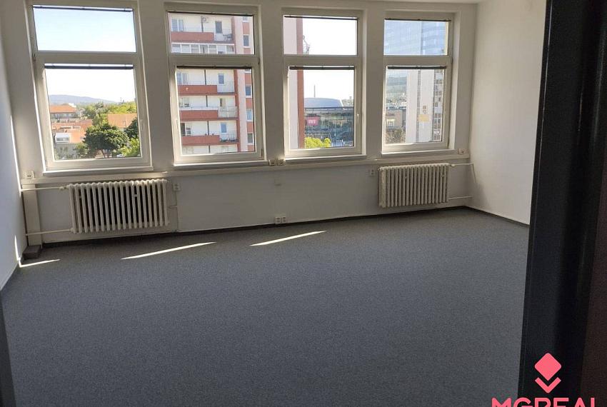 Kancelársky celok 180m2, Za kasárňou, Nové Mesto