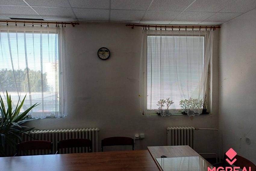 Predaj administratívnej budovy 878 m2 v Senici