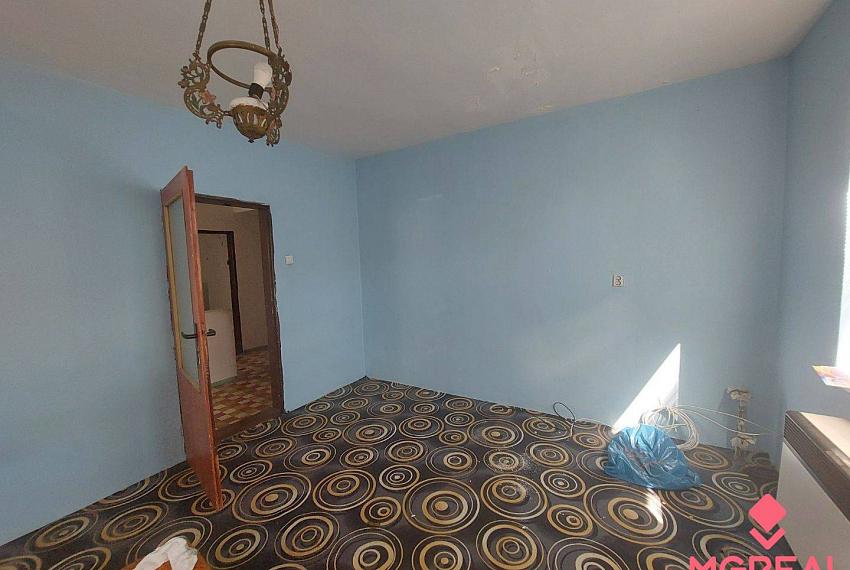 Rodinný dom s veľkým pozemkom  - Veľký Cetín