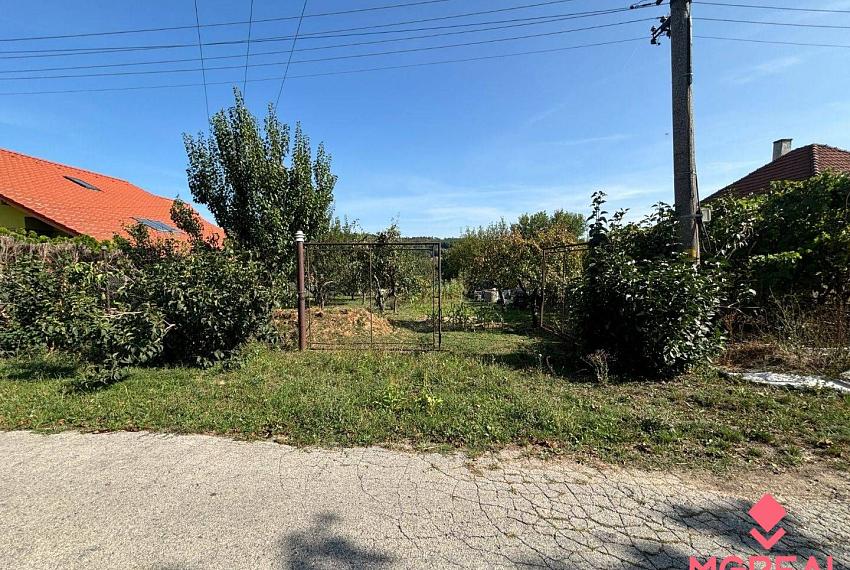 Pekný stavebný pozemok Klížske Hradište