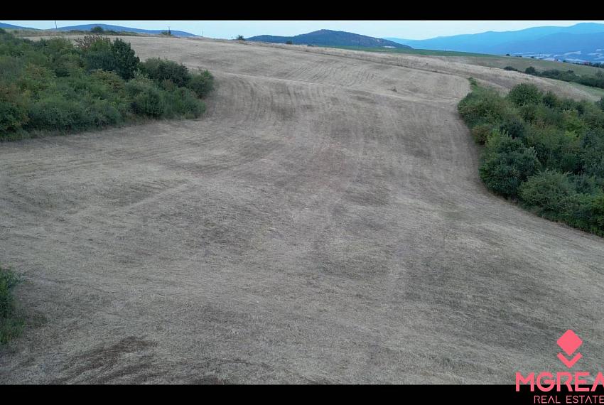 Na predaj pozemok Malé Kršteňany nad nemocnicou