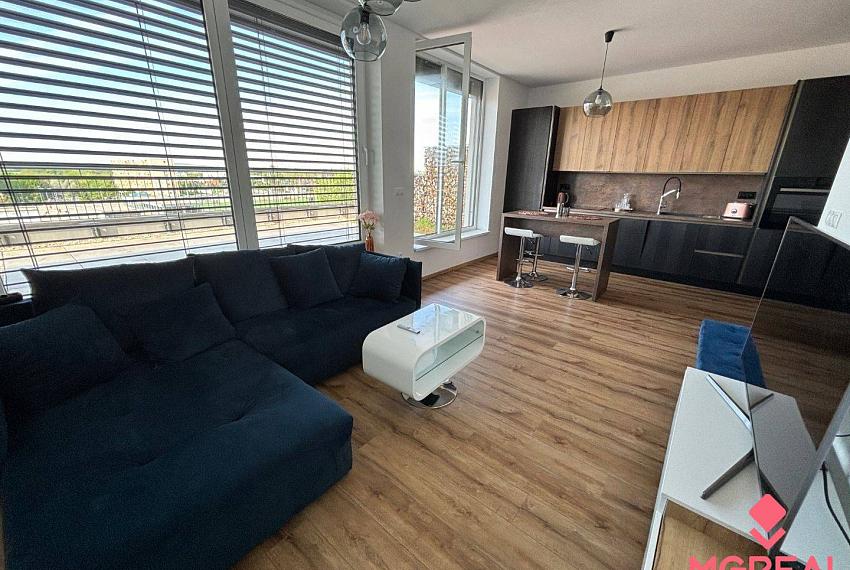 3 izbový byt s 100 m2 terasou Topoľčany
