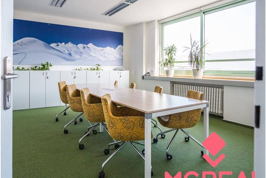 Prenájom kancelárie 53,15m2 na Nám. SNP, Staré Mesto