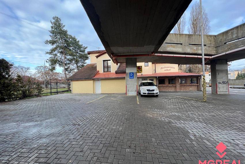 Budova Topoľčany NA PREDAJ