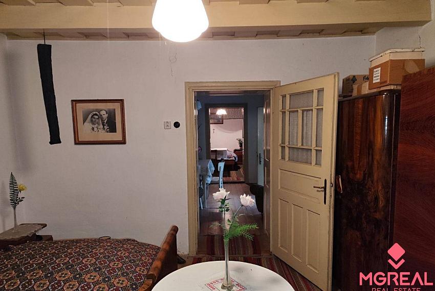 Na predaj rodinný vidiecky dom a stavebný pozemok v Jasovej