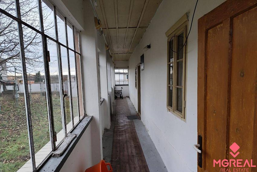 Na predaj rodinný vidiecky dom a stavebný pozemok v Jasovej