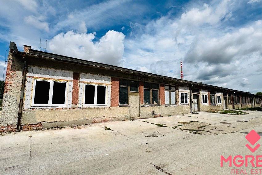 Na predaj hala v Partizánskom v areáli závodov – podlahová plocha 2663