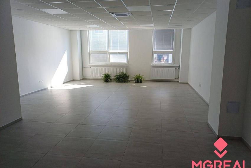 Prenájom  priestorov 58 m2 a 60 m2 v priemyselnej zóne Trnavy 