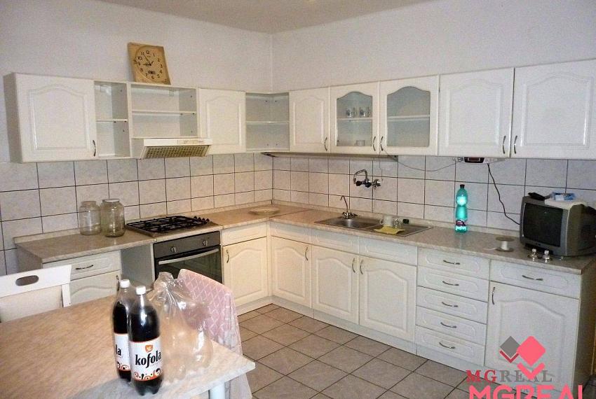 Podnikanie - bývanie - 2x dom Topoľčany