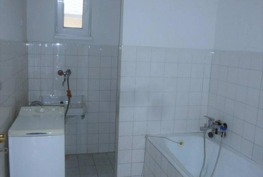 Podnikanie - bývanie - 2x dom Topoľčany