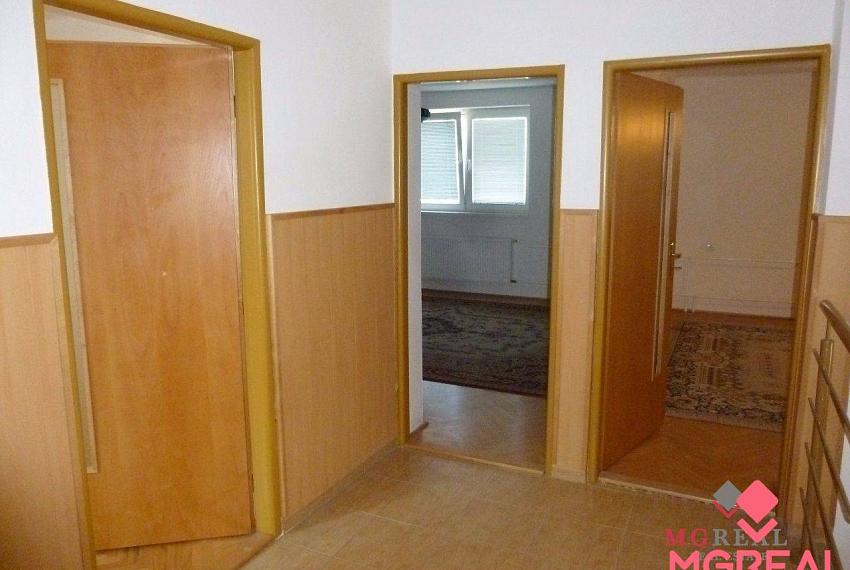 Podnikanie - bývanie - 2x dom Topoľčany