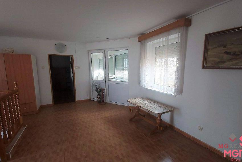 Podnikanie - bývanie - 2x dom Topoľčany