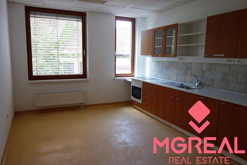 Administratívny celok 181m2, Nové Mesto, Kukuričná ul., parkovanie