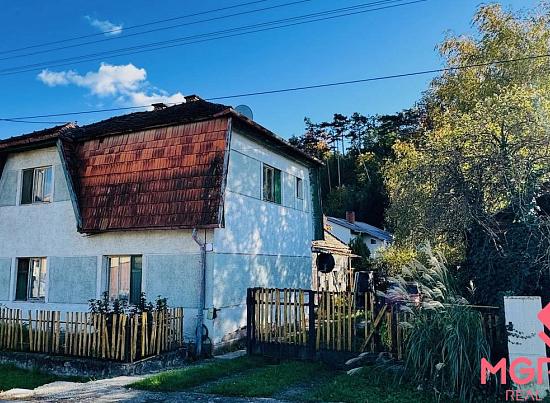 Na predaj 4-izbový rodinný dom v Brodzanoch – pozemok 1236 m²