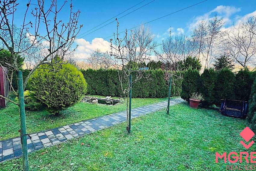 Na predaj rekreačná chatka so záhradou 412 m2 a bazénom Partizánske