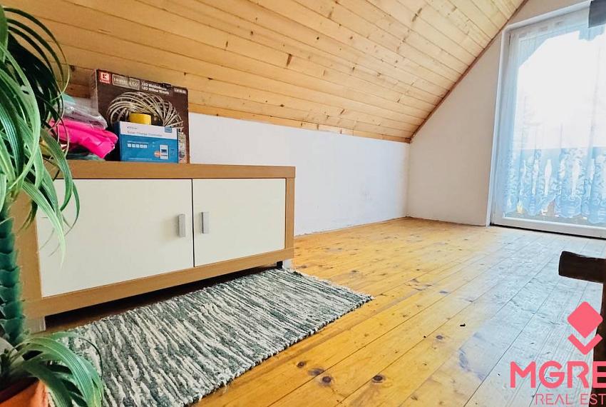 Na predaj rekreačná chatka so záhradou 412 m2 a bazénom Partizánske