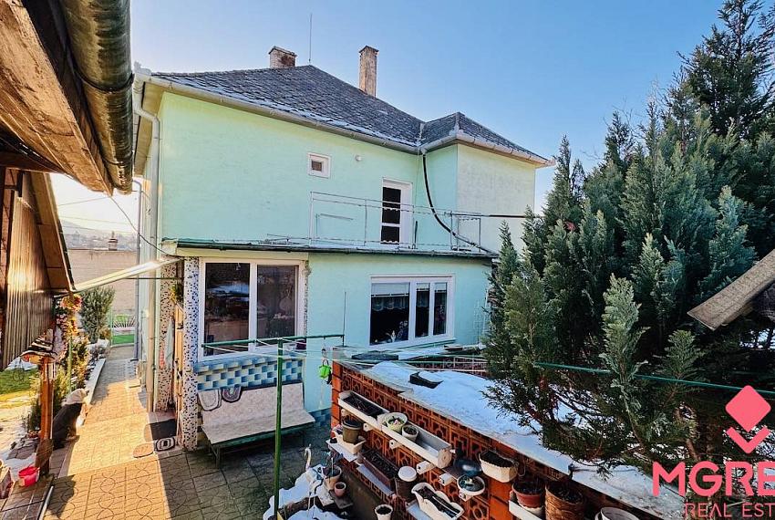 Na predaj dvojgeneračný 6 i RD Horná Ves - pozemok 800 m2