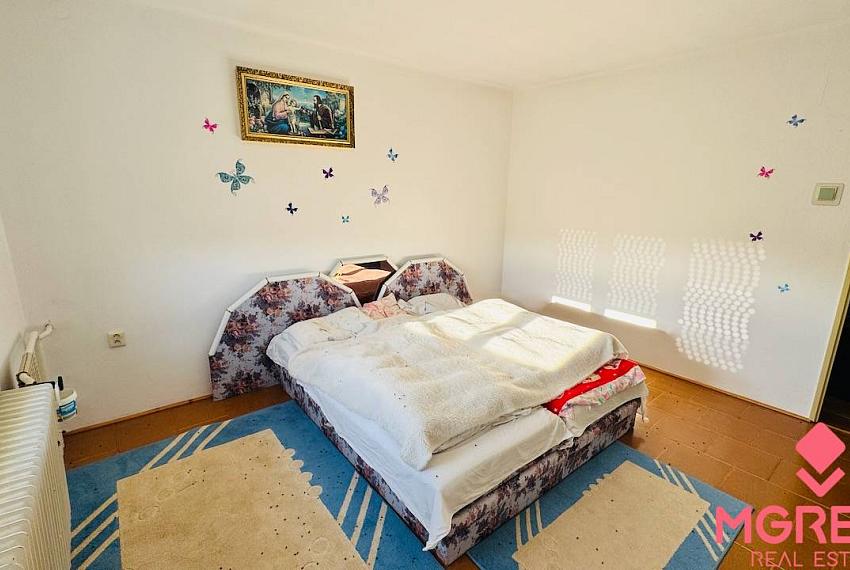 Na predaj dvojgeneračný 6 i RD Horná Ves - pozemok 800 m2