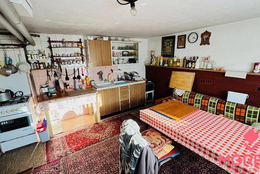 Na predaj dvojgeneračný 6 i RD Horná Ves - pozemok 800 m2