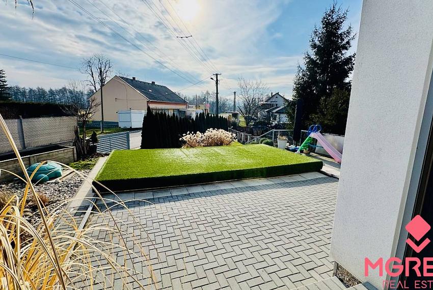 Na predaj novostavba 3 i RD Malé Kršteňany s bazénom so slanou vodou