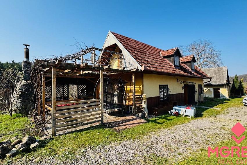 Na predaj 2 chalupy a 1 chatka Horná Ves – Pacov - pozemky 1488 m2