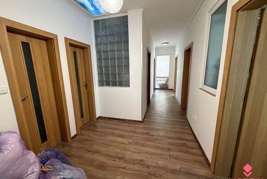 Veľký 3 izbový byt s terasou 154 m2 Topoľčany 